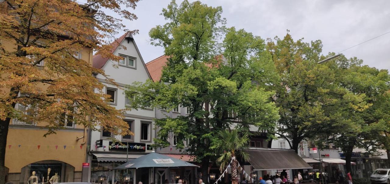 Gemuetliche 2-Zimmer Wohnung - Balkon - Parkplatz - Smart Tv - Arbeitsplatz Friedberg  Exterior foto