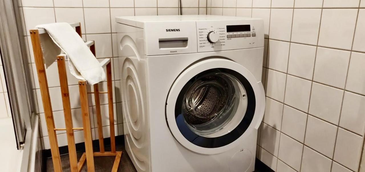 Gemuetliche 2-Zimmer Wohnung - Balkon - Parkplatz - Smart Tv - Arbeitsplatz Friedberg  Exterior foto